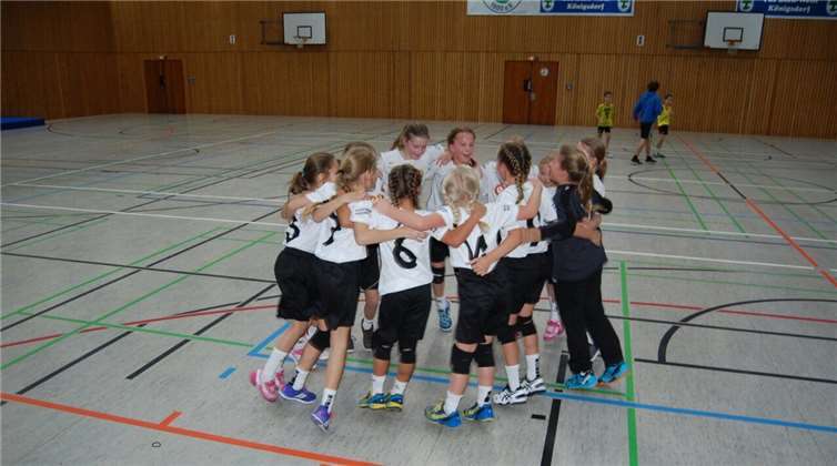 Die Mädels der E-Jugend des TV Welling. Tina Gaugler