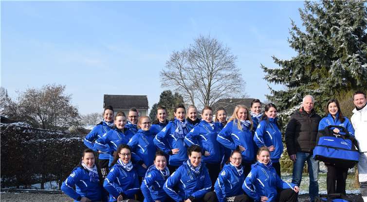 Die Mädels der Showtanzgruppe wurden mit neuen Sporttaschen ausgerüstet, welche von Radio Hoffmann und Maler Lenzen gesponsert wurden. privat