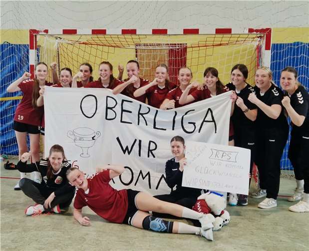 Die Mädels haben allen Grund zur Freude. Nächste Saison spielen sie in der RPS Oberliga. Quelle: JSG Welling/Bassenheim