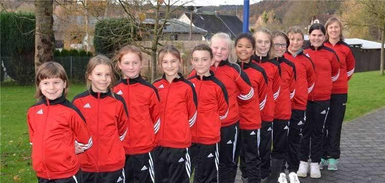 Die Mädels mit dem gewonnen Trainingsanzug.Privat