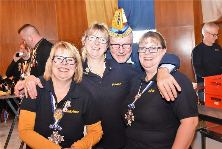 Die Mädels vom NCR und der Senator der KG, Michael Firmenich, hatten eine Menge Spaß.