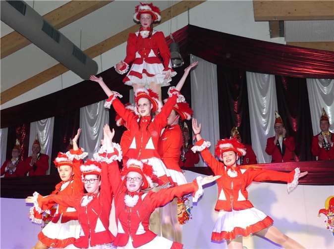 Die Mädels von der Jugendtanzgarde erfreuten bei ihrer Tanzdarbietung. Sie sind nur eine von vier Tanzgarden.