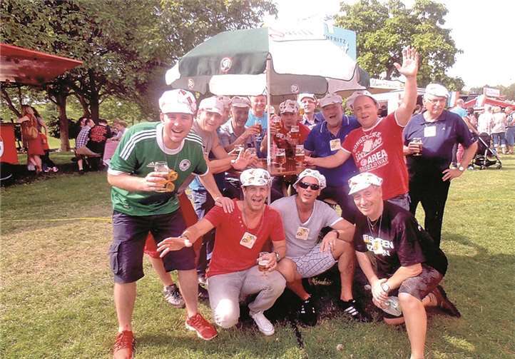 Die Männer des VfB hatten während ihrem Besuch auf der Bonner Bierbörse viel Spaß. Privat