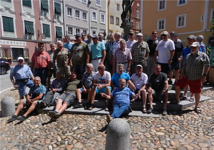 Die Männer genossen das gute Wetter in Niederbayern. Foto: privat