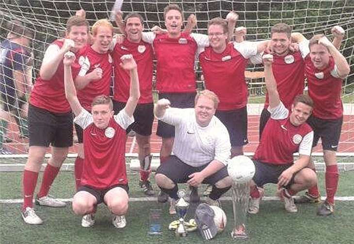 Die Männer von Ajax Dauerstramm sicherten sich den Sieg in der diesjährigen Dorfmeisterschaft.