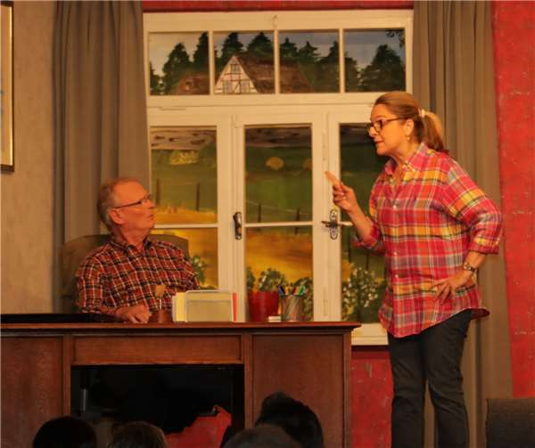 Die Magd liest dem Knecht die Leviten.