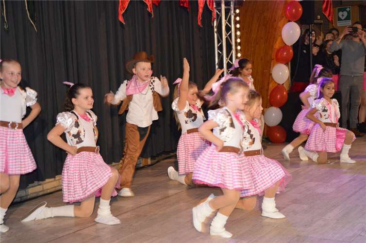 Die Magic Stars der Magic Dancers mit ihrem niedlichen Cowboytanz.