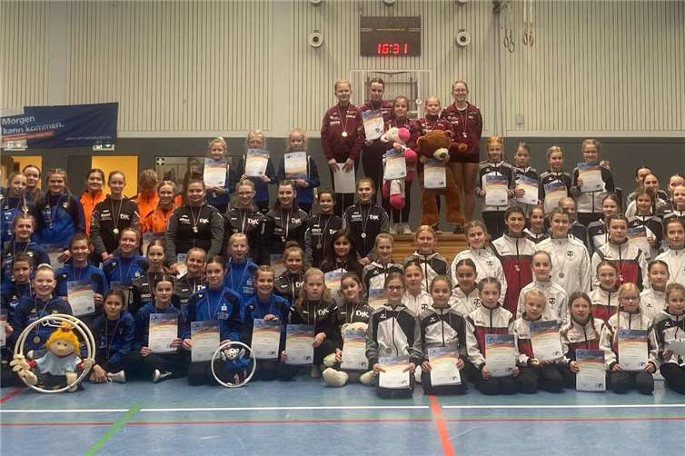 Die Maifeldhalle war beim 1. Maifeld Cup Rhönradturnen sehr gut gefüllt. Fotos: privat