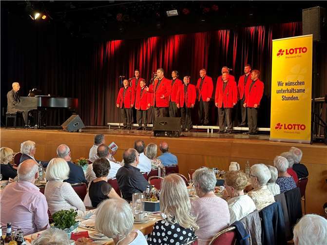 Die Mainzer Hofsänger begeisterten bei ihrem Auftritt in der Mendiger Laacher See-Halle.
