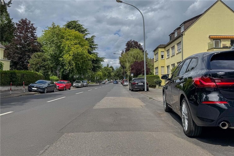 Die Mainzer Straße in der Südlichen Vorstadt: Der CDU-Ortsverband Süd fordert bei den geplanten Umbaumaßnahmen eine ausgewogene Lösung, die die Bedürfnisse aller Verkehrsteilnehmer sowie die angespannte Parkplatzsituation im Quartier berücksichtigt. 