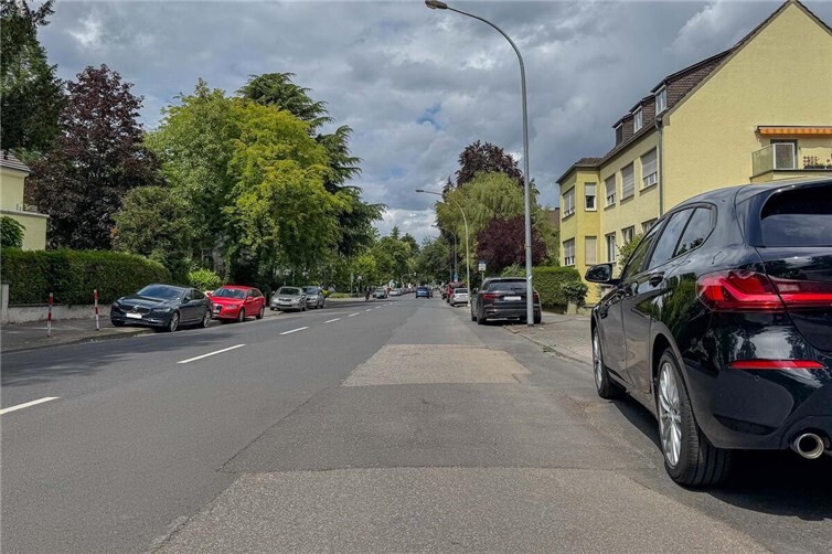 Die Mainzer Straße in der Südlichen Vorstadt: Der CDU-Ortsverband Süd fordert bei den geplanten Umbaumaßnahmen eine ausgewogene Lösung, die die Bedürfnisse aller Verkehrsteilnehmer sowie die angespannte Parkplatzsituation im Quartier berücksichtigt.