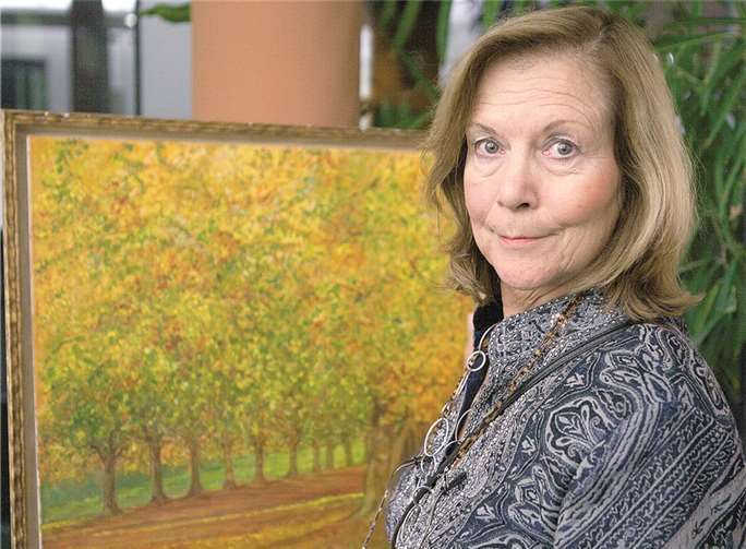 Die Malerin Christine Dücker zeigte im Rahmen der Veranstaltung „Poesie im November“ ihre Bilder im Ringener Rathaus. VJ