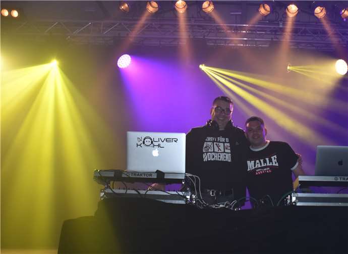 Die Mallorca Party im Festzelt mit DJ Oliver Kohl war Auftakt der Kirmes und von „Wied in Flammen“.