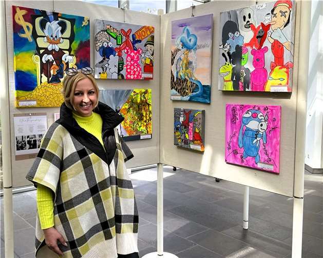 Die Malschule EteArt ist bis 15. Mai zu Gast im Foyer des VG-Rathauses. Foto: VG Weißenthurm / Katharina Demleitner