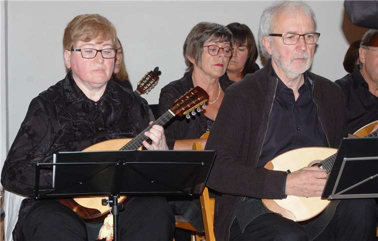 Die Mandolinen-Spielgemeinschaft Trimbs/Welling sorgte beim Gottesdienst für eine einfühlsame Note.