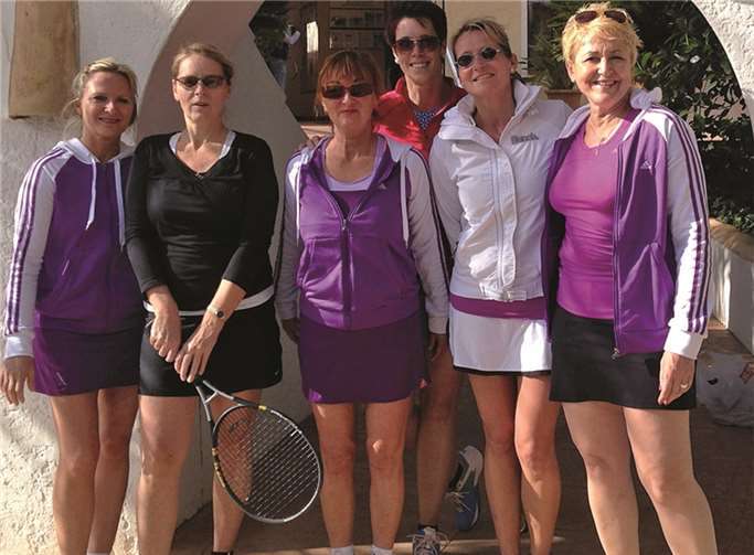 Die Mannschaft Damen 40, v.l.n.r.: Alexandra Dötsch, Silke Schrauth, Margarete Möhren, Tanja Auer, Claudia Uhl, Ludgera Wiechers.privat