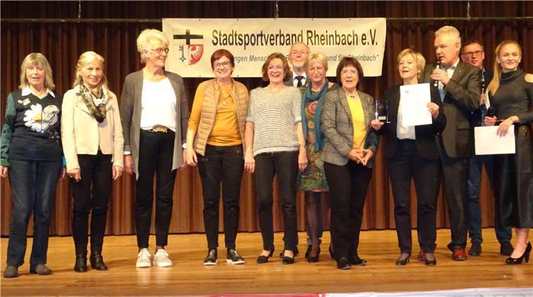 Die Mannschaft Damen 60 hat den Aufstieg erkämpft. Foto: privat