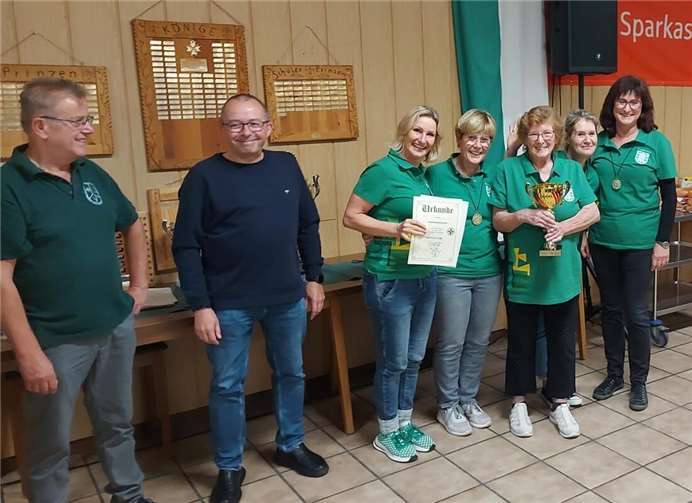 Die Mannschaft der „Flotten Füße“, bestehend aus Mannschaftskapitänin Maria Breitbach, Anja Hubele und Gudrun Breitbach, hatte in diesem Jahr mit Maria Groß und Heike Lohner zwei zielstarke Neuzugänge an ihrer Seite. Fotos: TV Weißenthurm