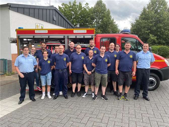 Die Mannschaft der Freiwilligen Feuerwehr Unkelbach feierte gemeinsam mit der Bevölkerung ihr Sommerfest. Foto: AB