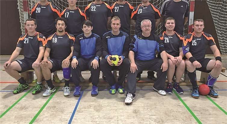 Die Mannschaft der HSG Sinzig/Remagen/Ahrweiler ist weiter sieglos. Die neuen Torwart-Trikots wurden von der Firma Axantis Solutions GmbH & Co. KG, einem SAP-Beratungshaus in Schriesheim, gestiftet.privat