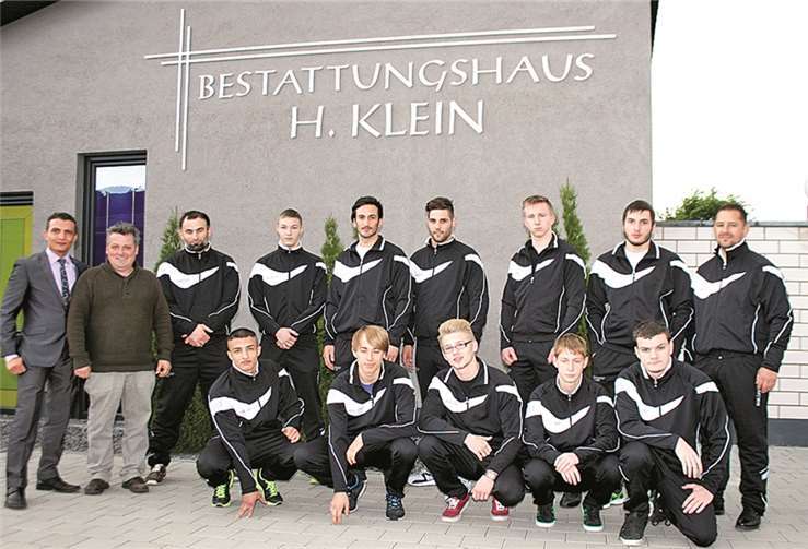 Die Mannschaft der „RG Hürth/Rheinbach“ mit neuen Trainingsanzügen. privat