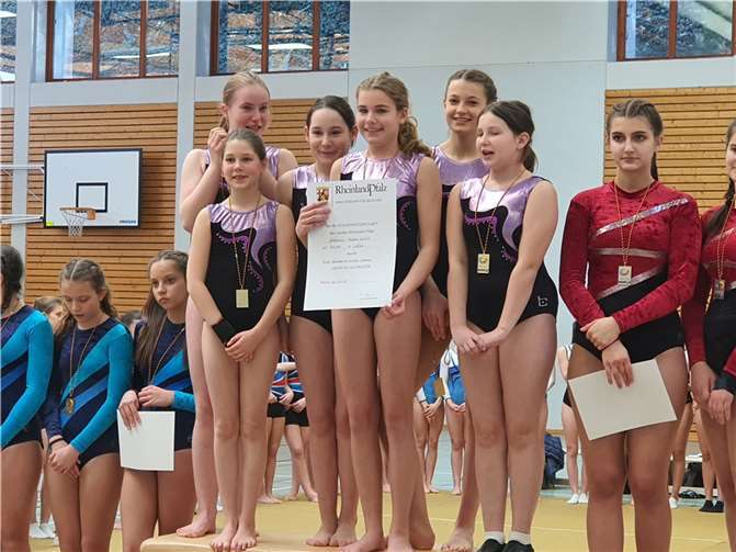 Die Mannschaft der Realschule, die den Titel gewonnen haben: v.l.n.r. vorn: Paulina, Sophie und Sophie, hinten: Ella, Celina und Emma. Fotos: SMS