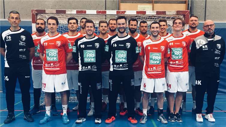 Die Mannschaft der TSB I (v.l.n.r. Thomas Gutfrucht, Salar Issa, Luca Guttandin, Constantin Becher, Lukas Schlicht, Niko Jansen, Philipp Hopfner, Florian Schmitt, Nico Hemmerle, René Engler, Lucas Litzmann, Pascal Brink, Jannis Hofmann, Jonas Kaltenbach, Philipp Majewski und Richard Keip). privat