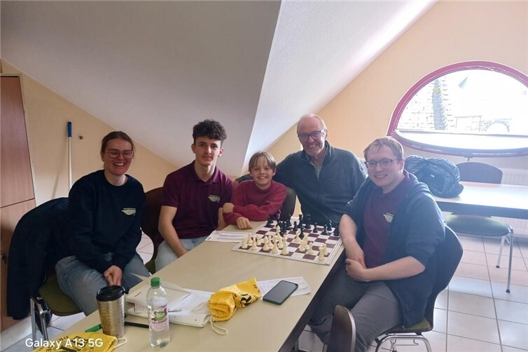 Die Mannschaft der Talentschmiede Ahrtal bei der Schlussrunde in Ochtendung (v.l.n.r.): Karina Jung, Ben Klatt, Fjodor Jung, Robert Kaufmann, Jonas Naumann