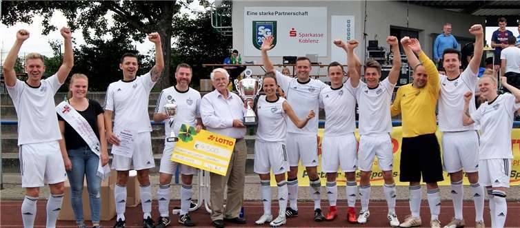 Die Mannschaft des Fußballverbandes Rheinland gewann zum zweiten Mal den Deutschen-Eck-Cup.privat