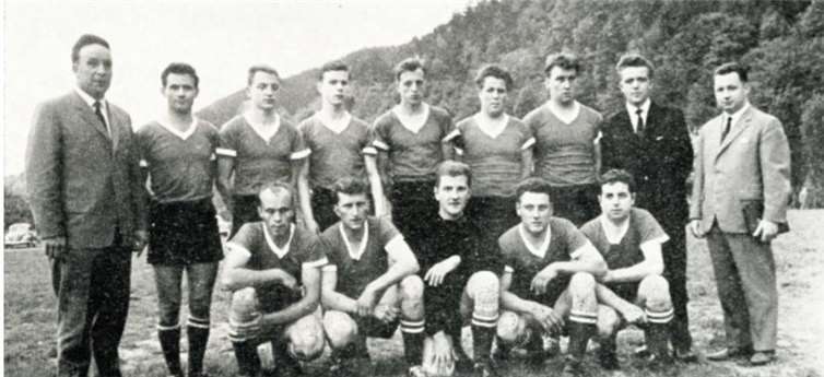 Die Mannschaft des SV Westum stieg Mitte der sechziger Jahre dreimal in Folge auf.Foto: privat