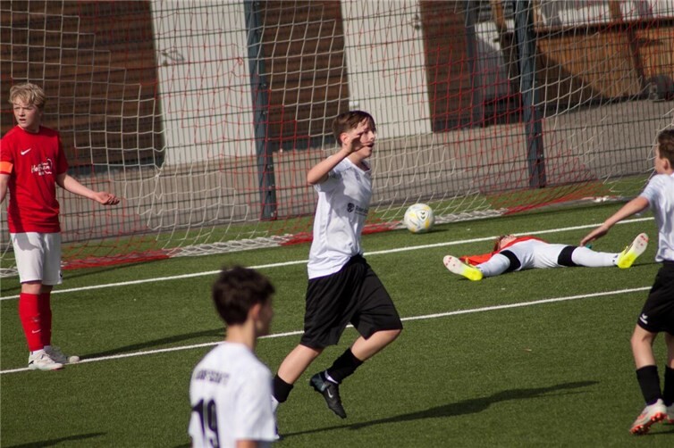 Die Mannschaft gibt alles im spiel.