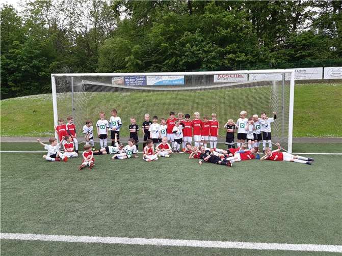 Die Mannschaft gut gelaunt und motiviert in Melsbach.  Foto: Torsten Mengert