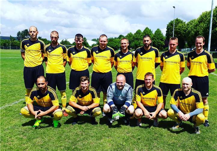 Die Mannschaft mit dem Kandidaten für die Wahl zum VG-Bürgermeister, Claus Eschenauer, verabschiedete sich von der Fußballbühne.Privat