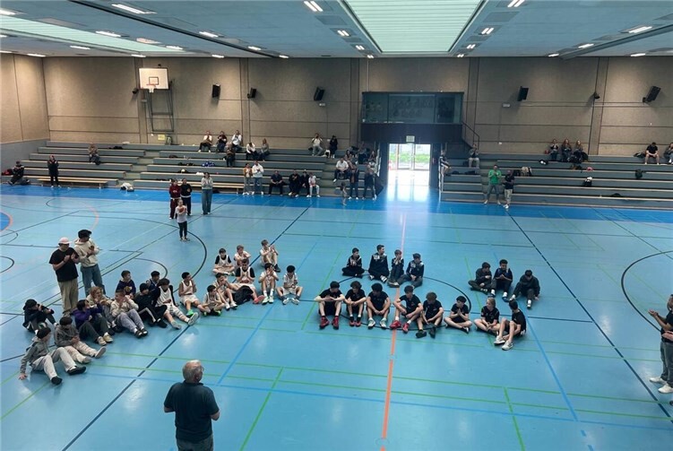 Die Mannschaften aus Lahnstein, Horchheim, Linz und Bendorf traten in der Sporthalle des Wilhelm-Remy-Gymnasiums gegeneinander an, um den Kreismeister der U14 zu ermitteln.