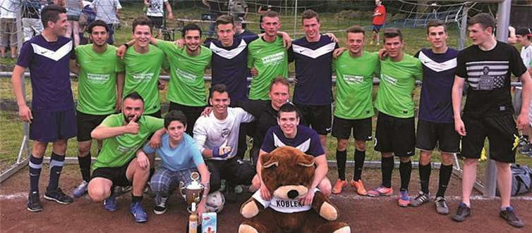 Die Mannschaften der Finalteilnehmer.privat