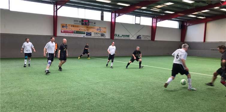 Die Mannschaften lieferten sich ein spannendes Spiel.