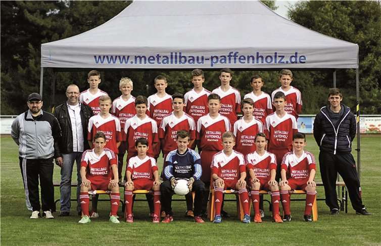 Die Mannschaftsaufstellung: Bitter, Leicher, Frings, Mäling, Metz, Sowa, Winnen; Milos, Paffenholz, Paffenholz, Papenfuß, Mauel, Drossel, Musch, Abels; Schramm, Feil, Manheller, Pilz, Abels und Madry.privat