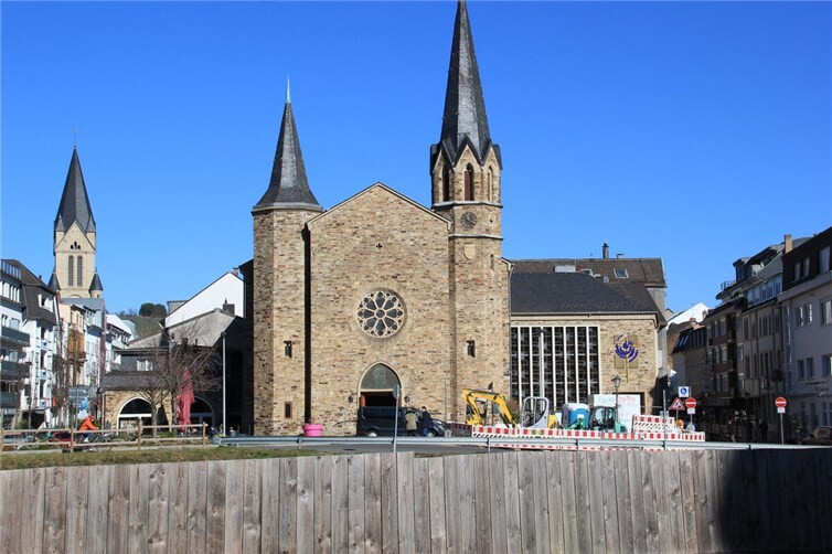 Die Martin-Luther-Kirche in Bad Neuenahr ist von der Flut massiv in Mitleidenschaft gezogen worden.  Foto: GS