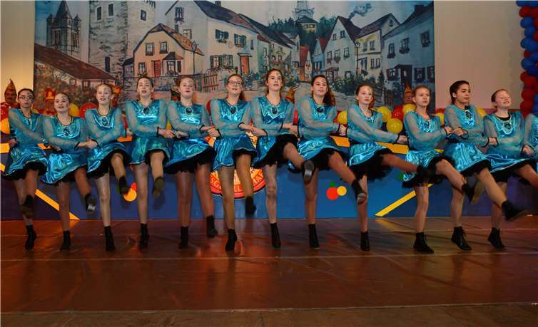 Die Maxis der Kindergarde begeisterten das Publikum in der Stadthalle.TFR