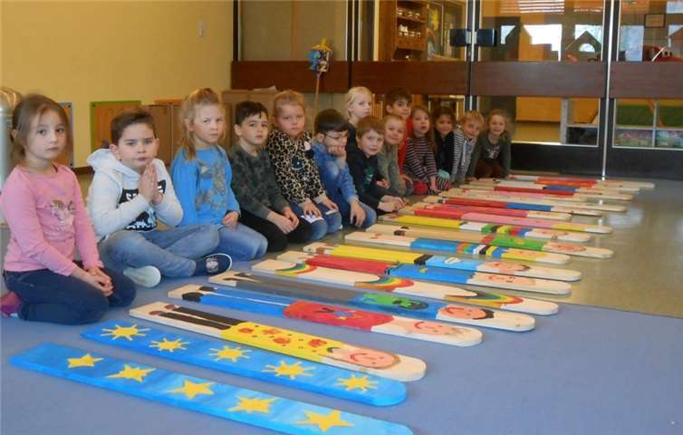 Die Maxis durften die Holzlatten selbst gestalten.Quellen: Katholische KiTa gGmbH Koblenz