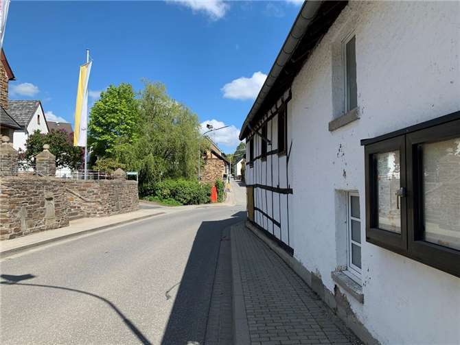 Die Mayener Straße in Ramersbach.  Foto: ROB