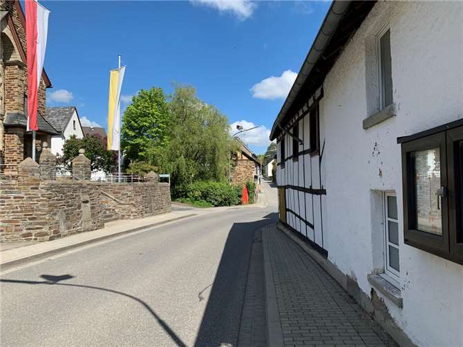 Die Mayener Straße in Ramersbach.  Foto: ROB