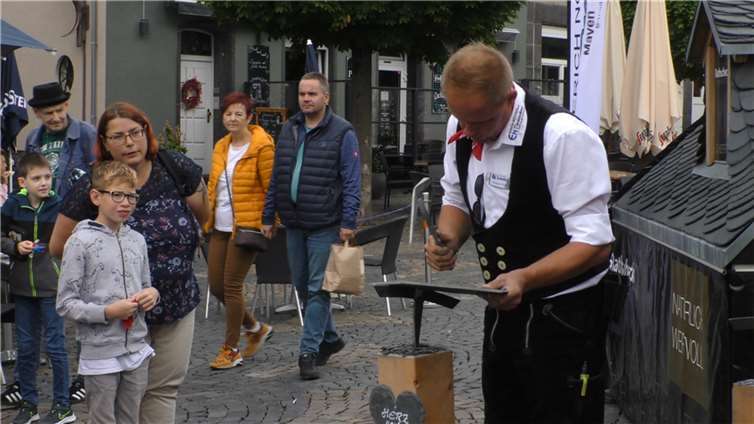Stein- und Burgfest wirft seine Schatten voraus •Die Mayener Zünfte präsentieren wieder „Handwerk zum Anfassen“.