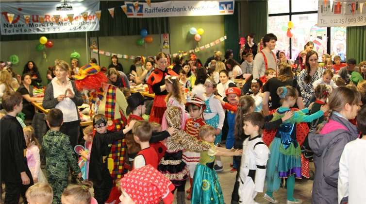 Die Meckenheimer Stadt-Garde hatte in die Aula der Grundschule geladen, um Karneval zu feiern.