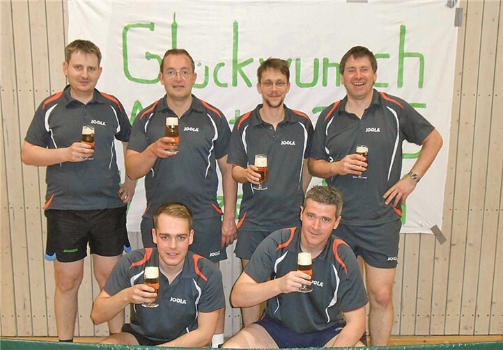 Die Meistermannschaft: Bastian Breitling, Alex Meister, Holger Götze, Thomas Horn, Jens Langen und Jürgen Meidt. privat