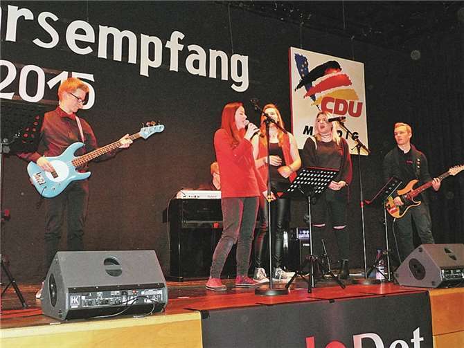 Die Mendiger Jugendrockband „Red Dot“ stimmte die Besucher schon einmal auf „Rock am Ring“ auf dem Mendiger Flugplatz im Juni dieses Jahres ein.