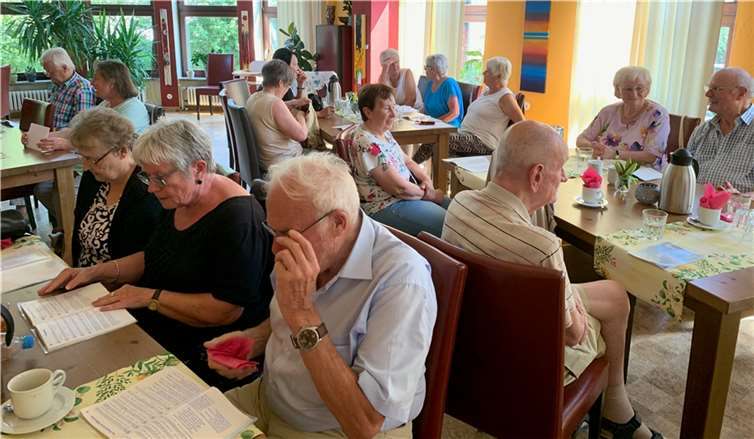 Die Mendiger Senioren und Seniorinnen können wieder den Seniorentreff besuchen. Foto: Pro-Mendig.de