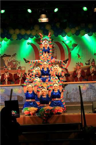 Die Mennijer Mädche begeisterten mit ihrer Tanzdarbietung.