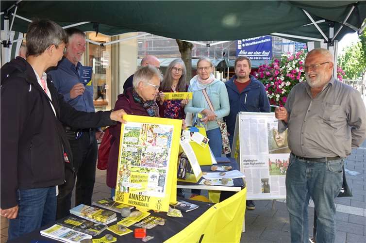 Die Menschenrechtsaktivisten der Neuwieder Gruppe von Amnesty International  Foto: Jürgen Grab
