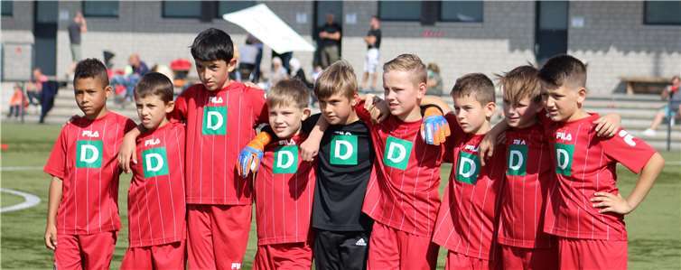 Die Merler E I-Junioren freuen sich auf das Spiel. Fotos: privat